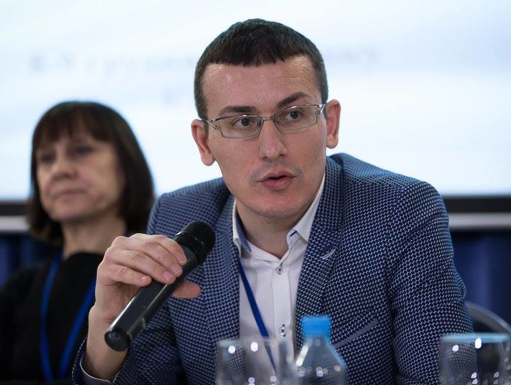 Глава Союза журналистов потребовал от первых лиц Украины "четкой политической оценки" условного приговора Крысину