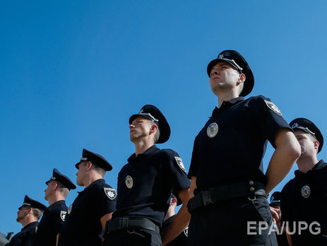 У Харківській області чоловік обстріляв машину правоохоронців і вистрілив собі в голову – поліція