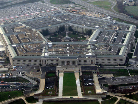 У Пентагоні назвали безглуздими заяви російських посадовців про тренування бойовиків на базі США в Сирії