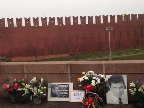В Москве разгромили мемориал Немцову