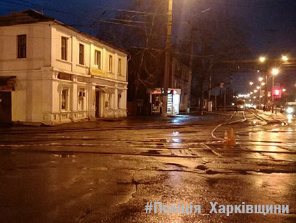 В Харькове мужчина взял заложников, угрожая подорвать себя. Фоторепортаж