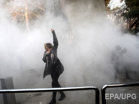 Іранські студенти зіткнулися із силовиками біля Тегеранського університету