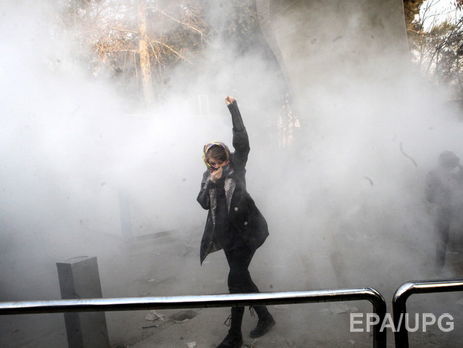 В Ірані державні ЗМІ заявили про загибель під час протестів 12 осіб