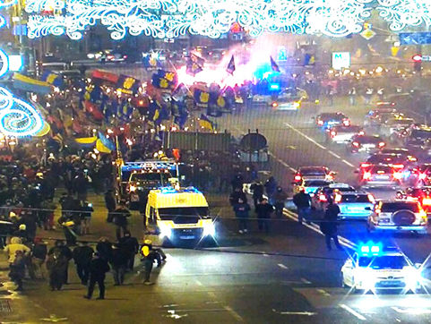 Факельный марш в честь Бандеры прибыл на Майдан, в колонне около 1 тыс. человек – полиция