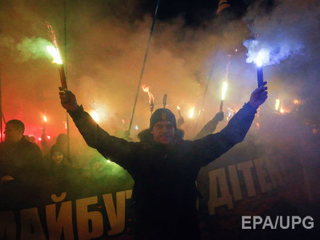Націоналісти пройшли Києвом із факелами на честь дня народження Бандери. Фоторепортаж
