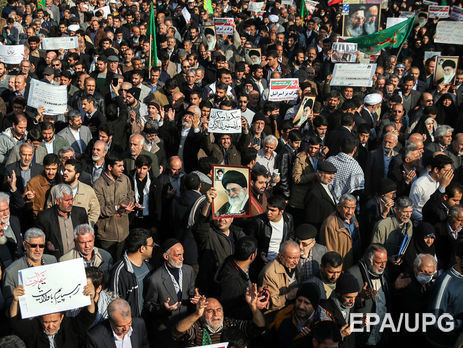 "Вороги Ірану об'єдналися". Аятола Хаменеї вперше прокоментував антиурядові маніфестації в країні