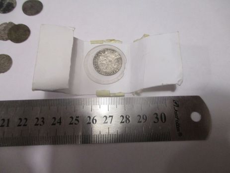 Молдаванин пытался вывезти из Украины 123 монеты времен Речи Посполитой – Госпогранслужба