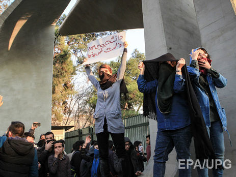 США рассматривают возможность введения санкций против Ирана в связи с подавлением протестов