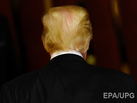 Журналіст Вулфф пояснив зачіску Трампа пересадженням волосся