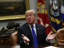 Трамп не хотів перемогти на виборах, боявся отруєння і пересадив волосся. Головне зі скандальної книги Вулффа