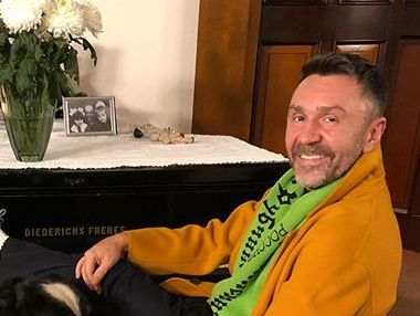 Шнуров бросил курить