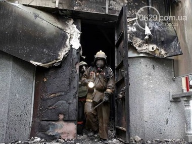 В Мариуполе в сгоревшем здании управления милиции нашли труп мужчины