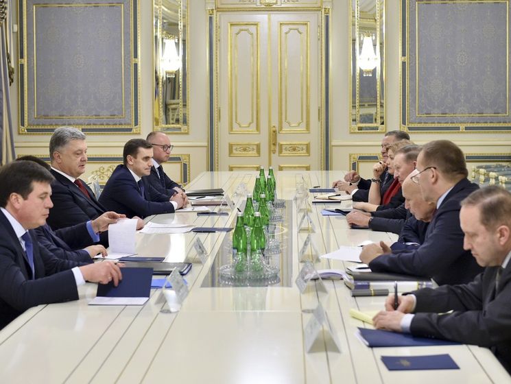 Порошенко провел встречу с представителями Украины в трехсторонней контактной группе по урегулированию ситуации на Донбассе