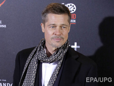 Жизнь после развода: Питт живет как затворник, еженедельно посещает терапию – СМИ