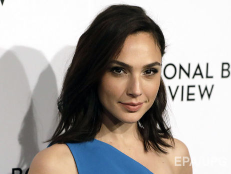 Арабські користувачі мережі обурилися через знімки ізраїльської актриси Гадот у сукні від ліванського дизайнера