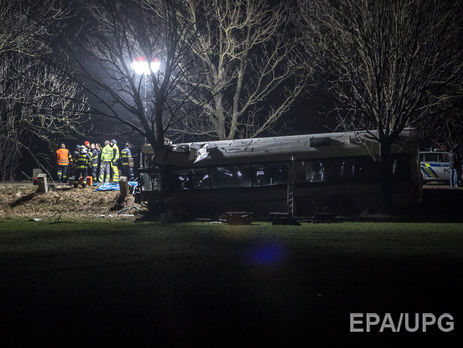 У Празі пасажирський автобус потрапив у ДТП: троє загиблих і 45 поранених