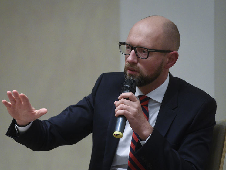 Яценюк заявил, что оформил продажу "Еспресо" так, как принято "в цивилизованных и демократических странах"