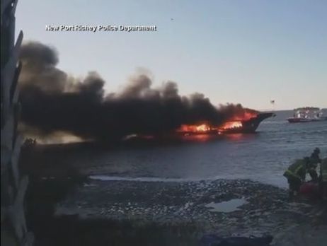 В США в результате пожара на катере пострадали 15 человек