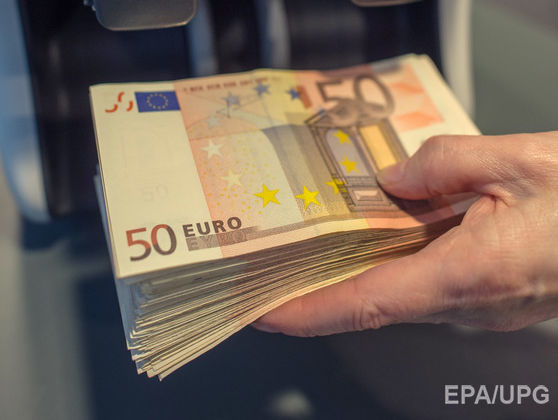 Гривна к евро подешевела до 35,07 грн/€