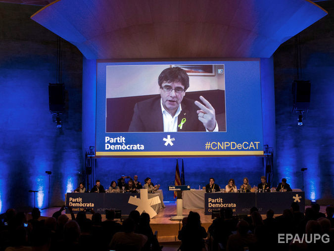 У парламенті Каталонії заявили, що Пучдемон не може скласти присягу за допомогою відеозв'язку