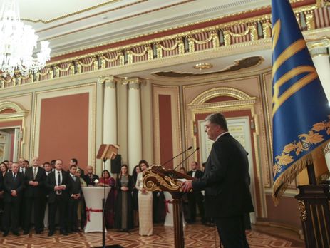 Порошенко поблагодарил США за летальное оружие и шаги по размещению миротворцев ООН на Донбассе