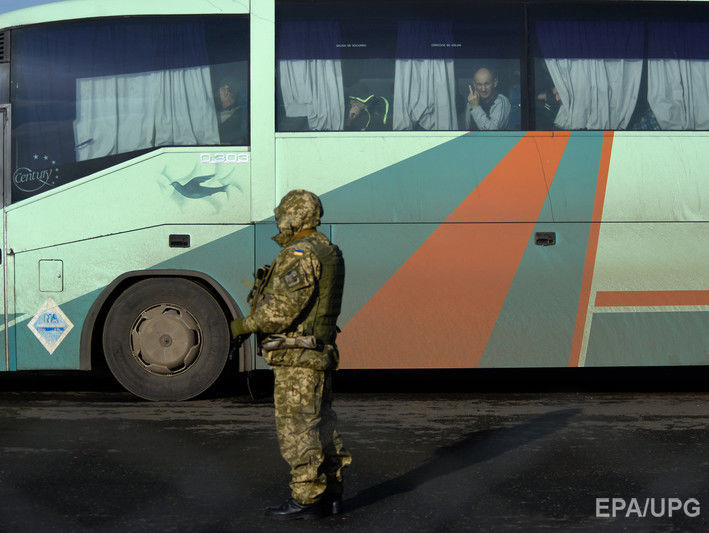 Боевики "ДНР" преследуют, арестовывают и показательно судят вернувшихся после обмена удерживаемыми лицами – штаб АТО