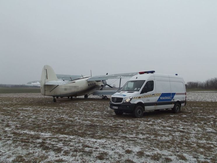 В Угорщині затримали нелегалів, які прилетіли з України на літаку Ан-2