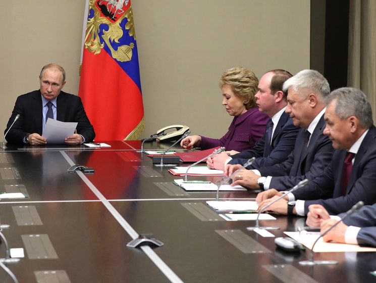 Путін обговорив закон про реінтеграцію Донбасу із членами Радбезу РФ