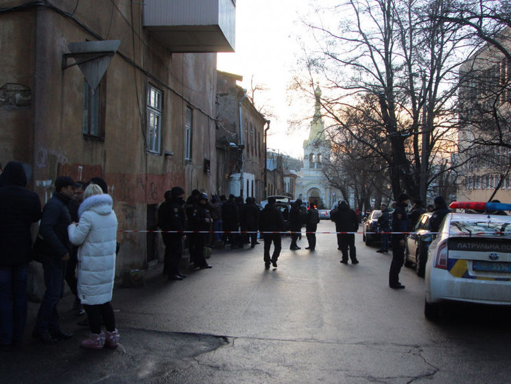 Князєв: В Одесі поліцейські штурмують приміщення, в якому переховувався злочинець і яке веде прямо в катакомби