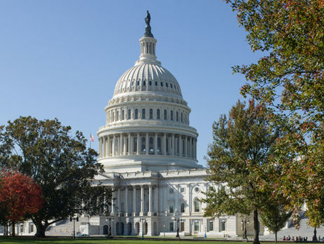 Сенат США разрешил спецслужбам следить за иностранцами