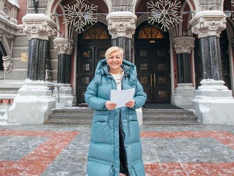 Гонтарева: Готовилась в пятницу докладывать в ВР, надела красивую белую рубашку. Надеялась, что наконец-то меня уволят, но не тут-то было