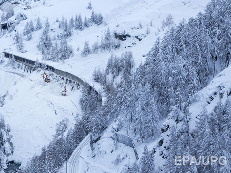 В Карпатах группу туристов накрыла лавина