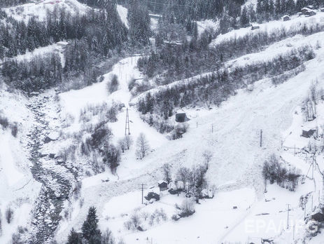 ГСЧС предупреждает об опасности схода лавин в Карпатах