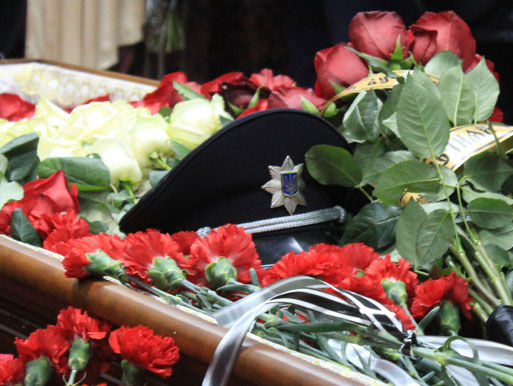 В Одесі попрощалися із загиблим у перестрілці поліцейським
