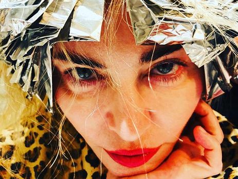 Мадонна показала ягодицы в поддержку гендерного равенства