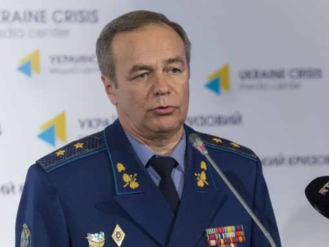 Москва борется за смягчение санкций – Романенко о предложении РФ вернуть Украине военную технику из Крыма