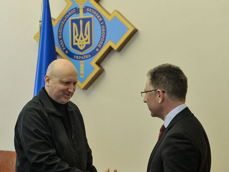 Турчинов і Волкер обговорили закон про реінтеграцію Донбасу, санкції проти РФ і реформи у сфері оборони і безпеки