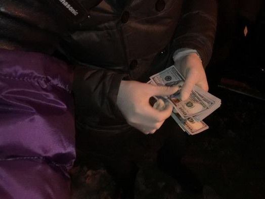 Чиновника Держпродспоживслужби затримали в Харкові на хабарі у $8 тис. – СБУ