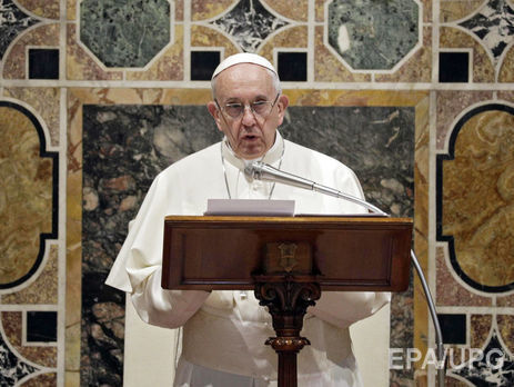 Папа Франциск назвав "лукавого змія" автором першої фейкової новини