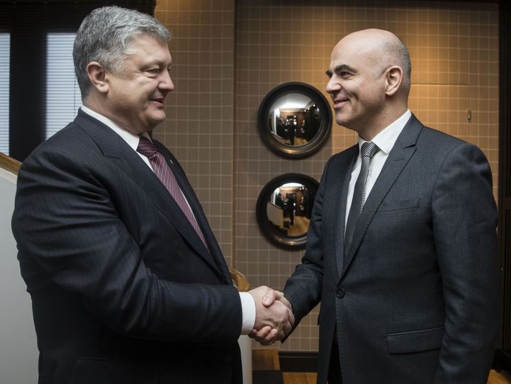 Порошенко і президент Швейцарії підкреслили важливість співпраці країн у питанні повернення в Україну заморожених активів екс-посадовців