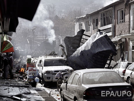 Число жертв теракта в Кабуле выросло до 95 человек. Фоторепортаж
