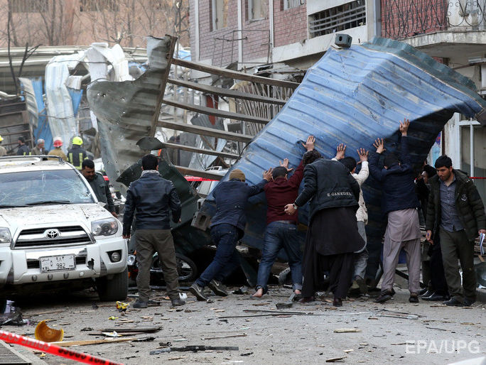 Число жертв теракта в Кабуле превысило 100 человек