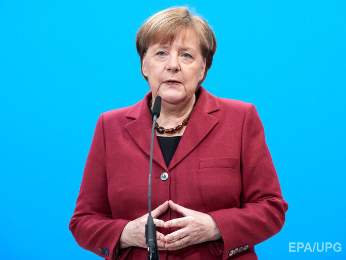 Меркель призвала бороться с проявлениями антисемитизма и ксенофобии
