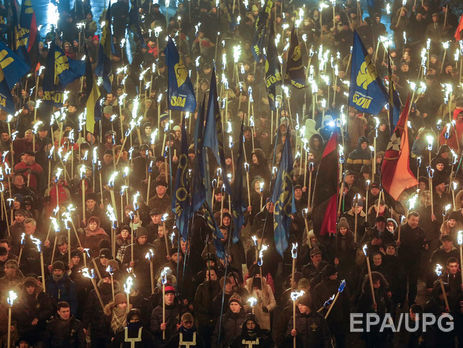 В Киеве и других городах Украины прошли факельные марши в честь героев Крут. Фоторепортаж