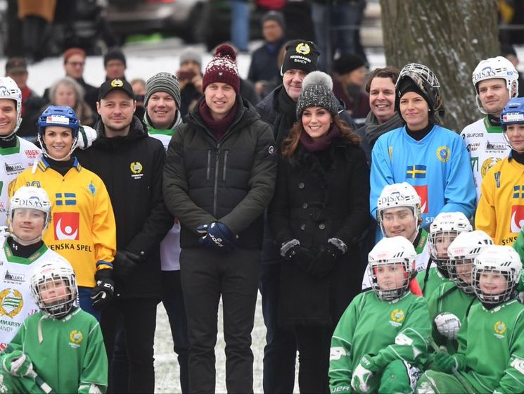Принц Вільям і Кейт Міддлтон у Швеції зіграли у хокей