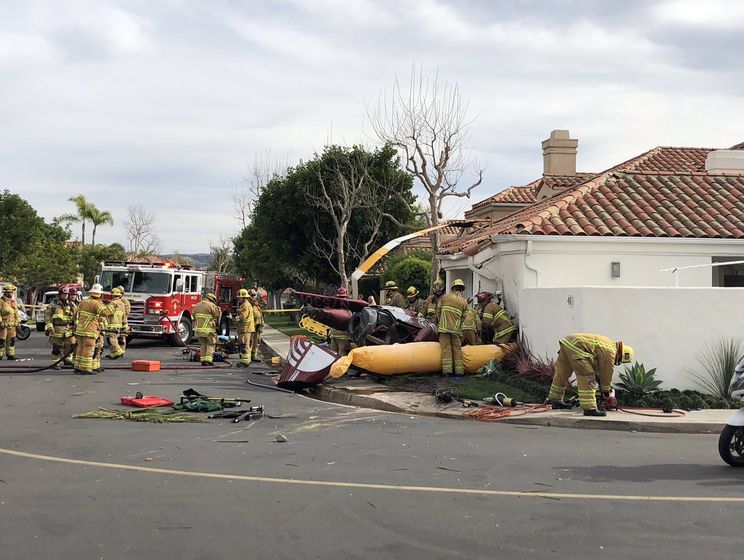 У Каліфорнії вертоліт упав на будинок, є жертви
