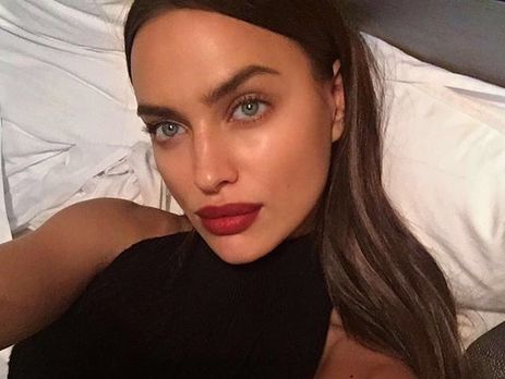 Шейк снялась топлес для Love Magazine