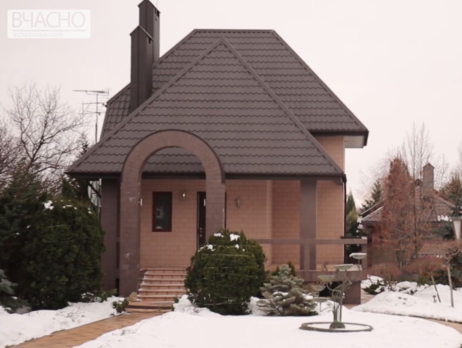 У дачному селищі під окупованим Донецьком залишаються порожніми понад 100 елітних будинків. Відео