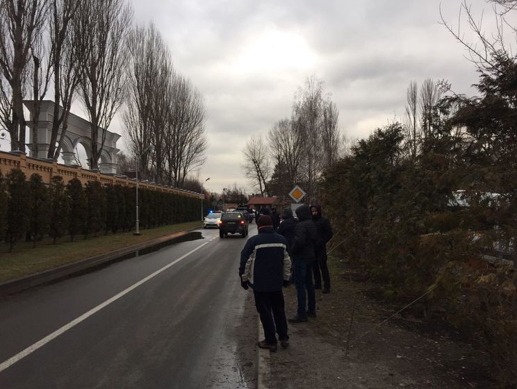 Мітинг біля будинку Порошенка в Козині пройшов без порушень порядку – поліція