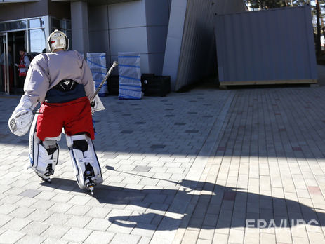 Тренер женской сборной России по хоккею заявил, что допинг-офицеры ВАДА помешали тренировке команды